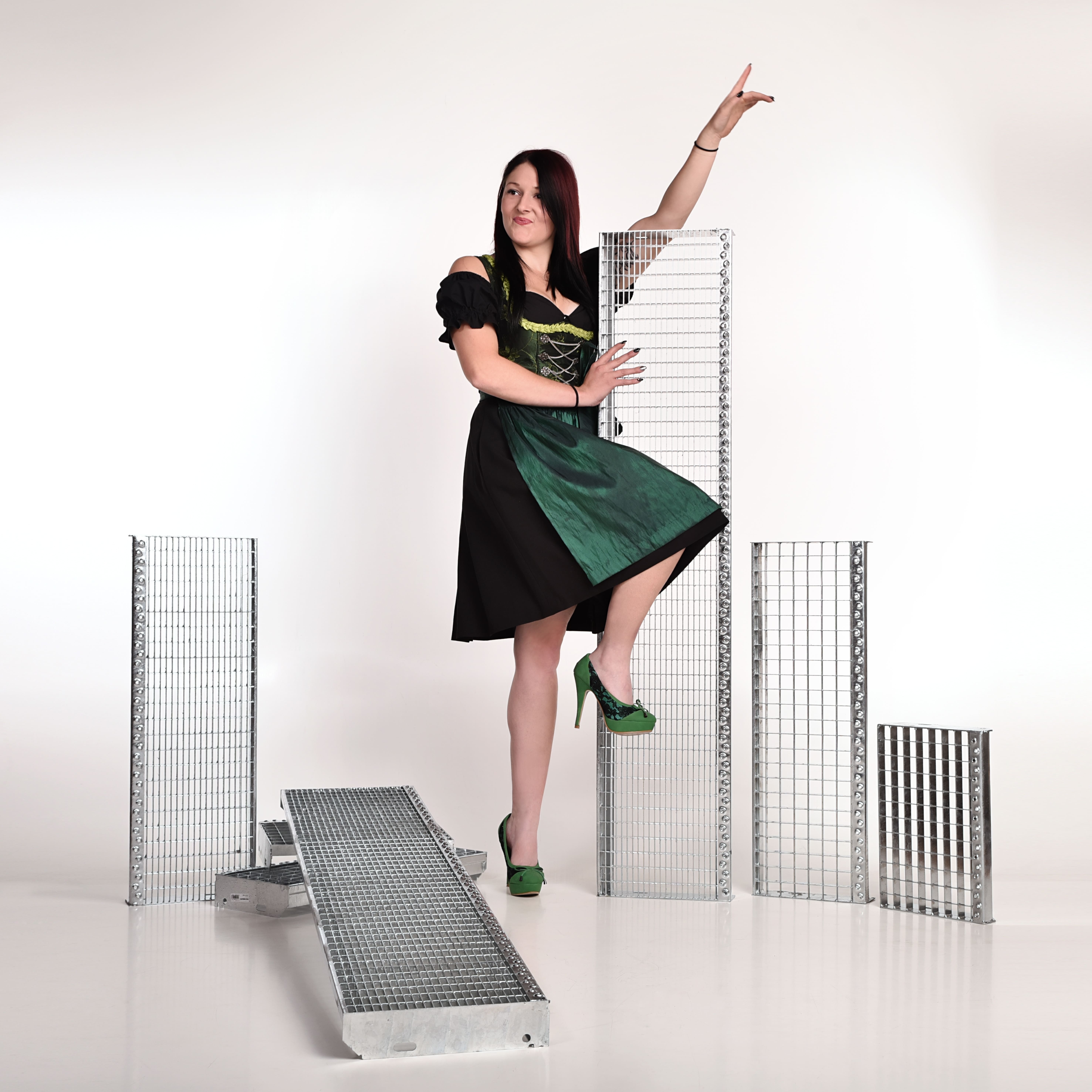 Gitterroststufe 1200 x 240 MW 30-30 TS 40-2 Rutschhemmung R10-24-1202430402.7